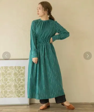 ITEMS URBANRESEARCH 기하학 패턴 허리 개더 원피스 그린