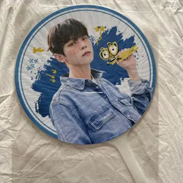 Lucy 루시 예찬 MD 굿즈 childhood 부채