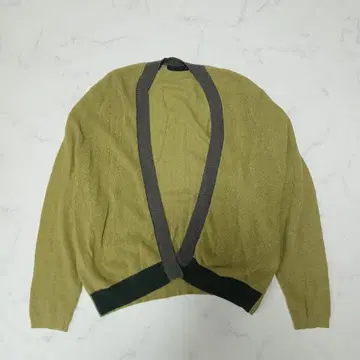 팔라스 팰리스 십일 올리브 그린 배색 니트 가디건