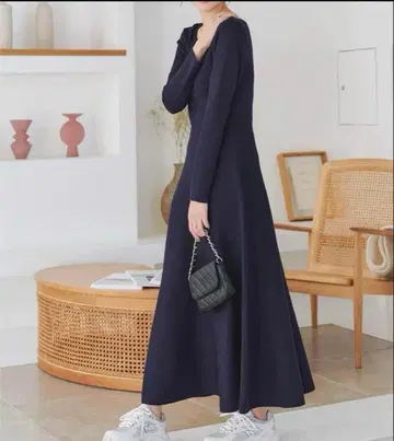 핏앤플레어 니트 원피스 V넥 긴팔 네이비