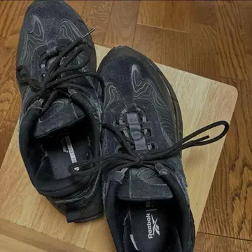 Reebok x Vibram ZIG KINETICA 블랙 스니커즈