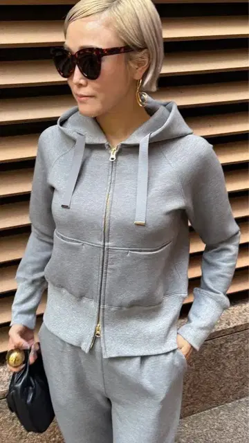 [ JENNE 완판템 ] 인기 택 포함 그레이 UV 컷 후드티