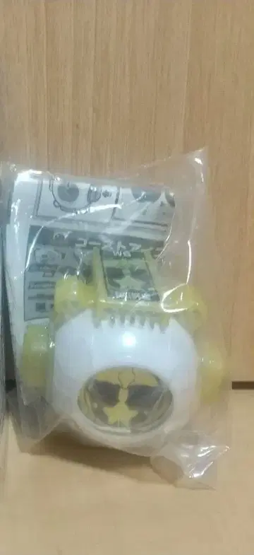 셰익스피어 고스트 아이콘 유니클로 한정판