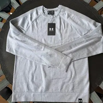 언더아머 스웨터