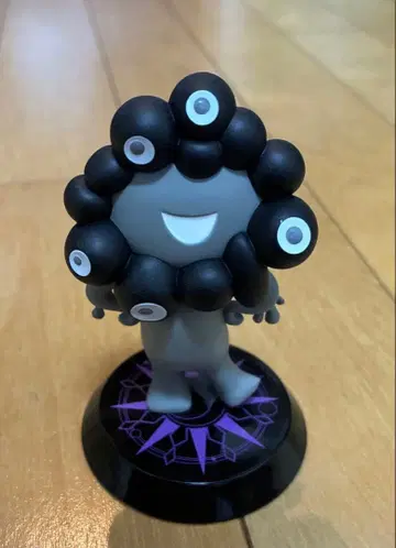 블랙 미야쿠미야쿠 피규어
