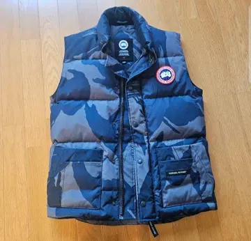최종 가격 Canada Goose 다운 베스트 카모플라쥬 XS