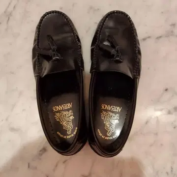 ARTESANOS 블랙 로퍼 36