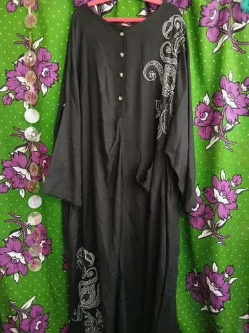 111 차이하네 자수 원피스