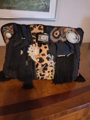 레오파드 무늬 프린지 핸드백