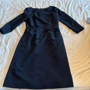 네이비 컬러 원피스 수트 허리 리본 포함