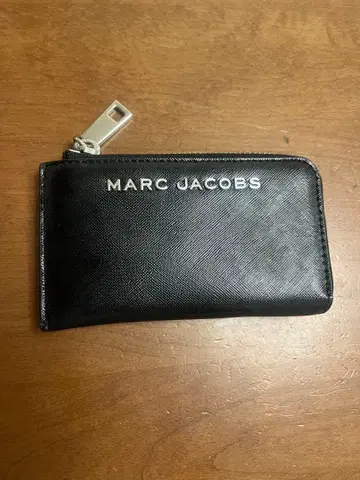 마크 제이콥스 블랙 프래그먼트 케이스