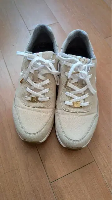 [ 새상품급 ] 르꼬끄 스포르티브 베이지 스니커즈 24cm