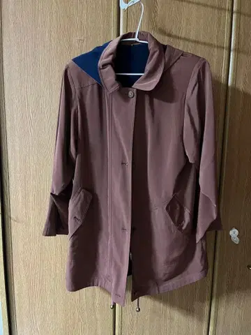 브라운 후드 부착 코트 M 사이즈