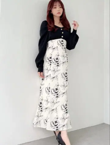 [ 가격 인하 가능 ] RESEXXY 프론트 개더 머메이드 원피스 믹스