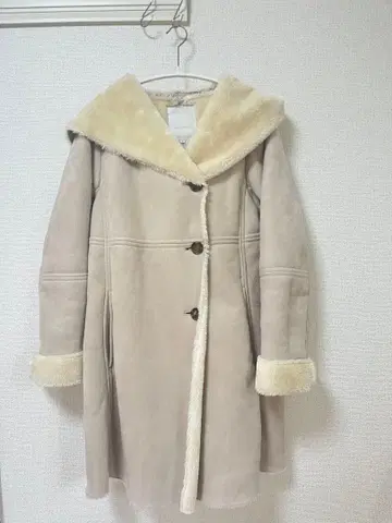 MERCURYDUO 페이크 무스탕 코트 (후드 부착)