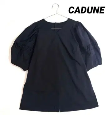 CADUNE 카듀네 볼륨 슬리브 디자인 블라우스