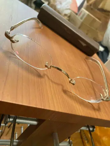 [ 희귀 단종품 ] 금자안경 항모작 일산 투 포인트 무테 안경 T-223