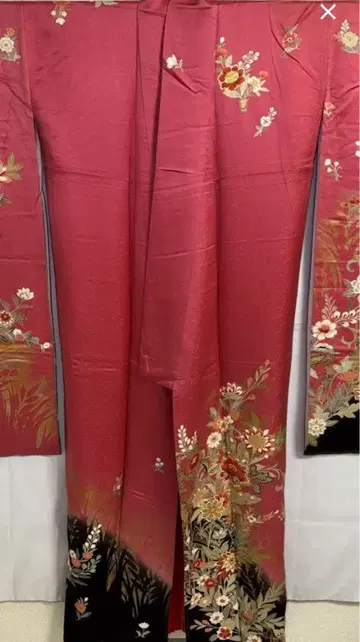 후리소데 빨간색 꽃무늬 자수