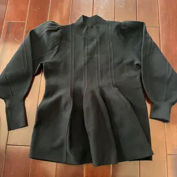 AMERI 상의 사이즈 F