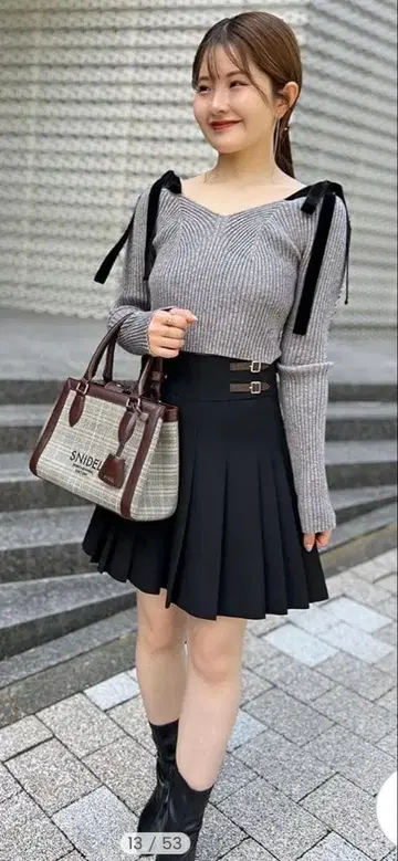 리본 포함 그레이 긴팔 니트