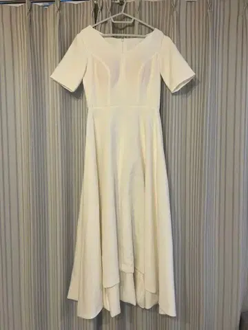 화이트 A라인 웨딩 드레스 2차 모임