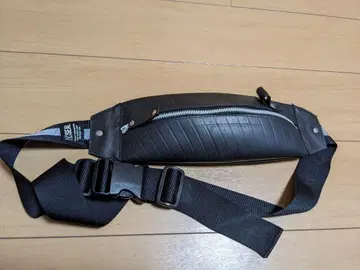 새상품급 SEAL 바디백 나이트라이드 모델