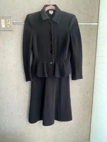 ARMANI 블랙 원피스 수트