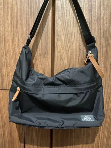 그레고리 메신저 백 숄더백
