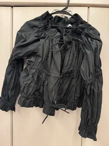 EDIT.FOR.LULU 블랙 프릴 개더 긴팔 셔츠