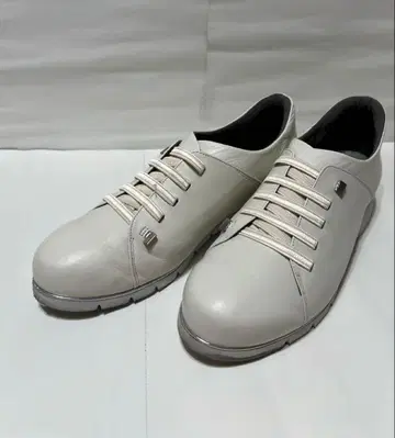 CLUB DE SAKI 화이트 가죽 레이스업 슈즈