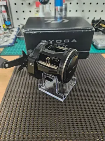 18 RYOGA 1520-CC 새상품급 릴 18 료가 다이와 오른쪽 핸들