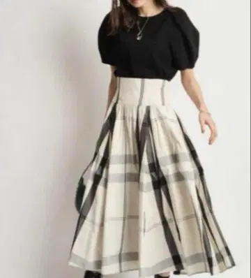 새상품급 JUSGLITTY 저스길리티 체크 턱 개더 스커트