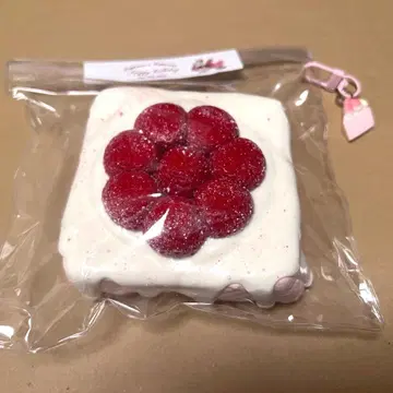 수감 스퀴즈 딸기 베리 케이크