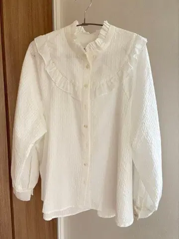 마갈리 magali 화이트 프릴 긴팔