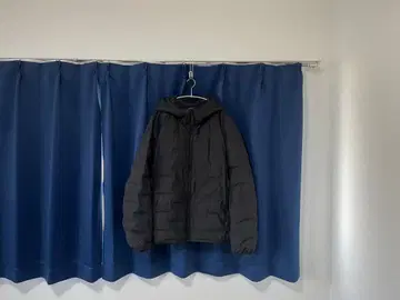 유니클로 퍼프 테크 후드티 블랙