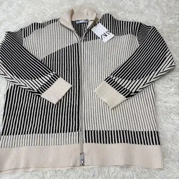 미사용 새상품 ZARA 대비 셔닐 가디건 SnowMan 메구로 렌 착용