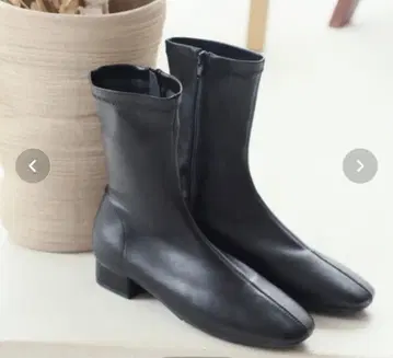 VIVIAN 스퀘어토 로우힐 스트레치 미들 부츠