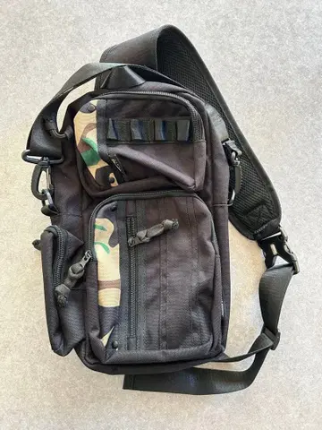 모터 사무라이 숄더백 블랙 카모플라쥬