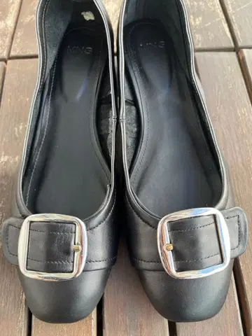 버클 장식 블랙 플랫슈즈