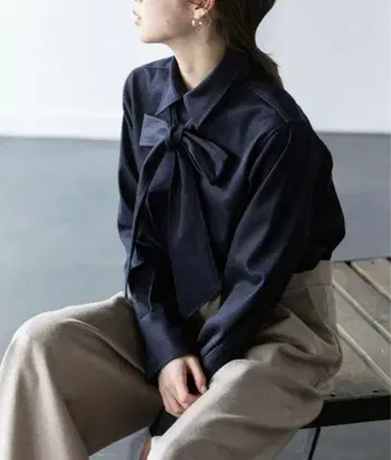 noble 데님 라이크 리본 타이 셔츠