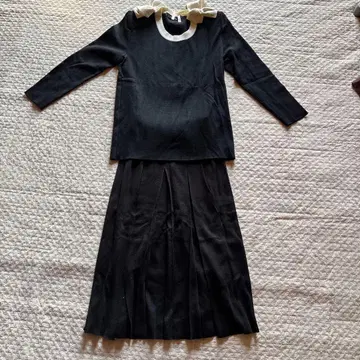 빈티지 리본 포함 블랙 셋업 (스커트 포함)