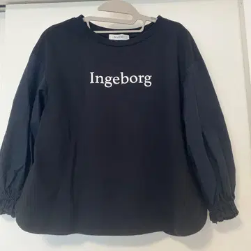 2023년 이소재 INGEBORG 로고 프린트 티셔츠