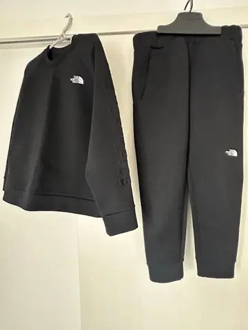 The North Face 블랙 맨투맨 세트