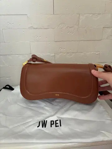JWPEI 숄더백 브라운