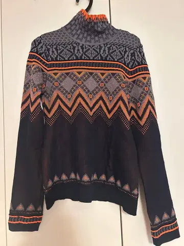 마메 쿠로고시 터틀 니트