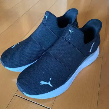 PUMA 블랙 이지인 스니커즈