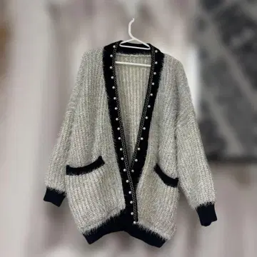 펄 장식 실버와 블랙 가디건 nine9u 가디건 펄 장식
