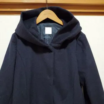 네이비 후드 부착 체스터 코트