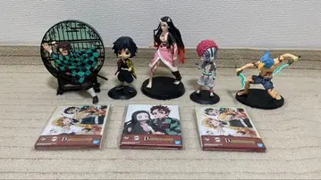 제일복권 피규어와 피규어 8점 세트