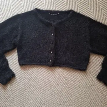 CELFORD 샤기 퍼 니트 가디건 블랙